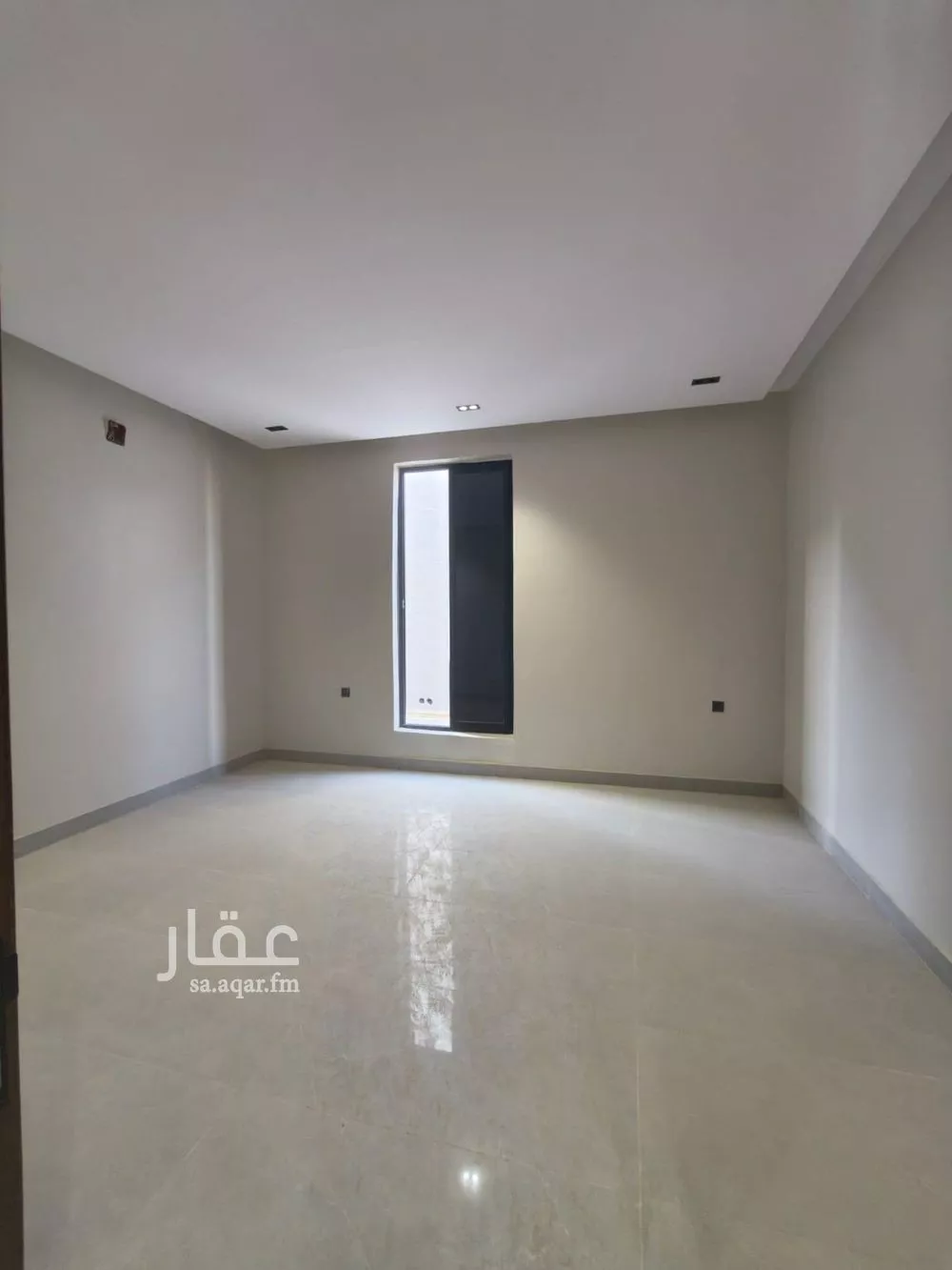 فيلا 5 غرف في طيبة 6