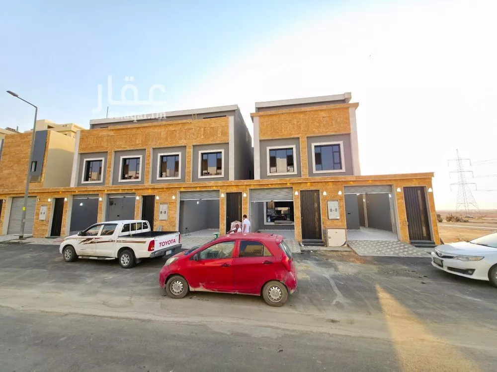 5 bedroom duplex in Okaz 8