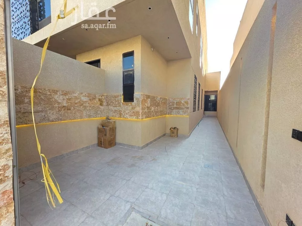 5 bedroom villa in Badr 3