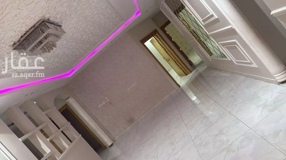 5 bedroom villa in Al Janadriyah 15