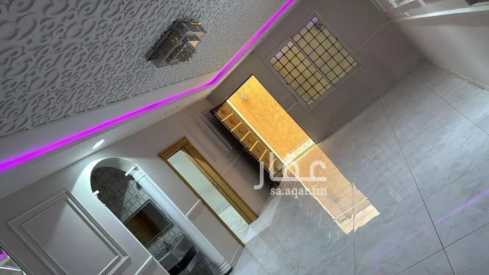 5 bedroom villa in Al Janadriyah 6