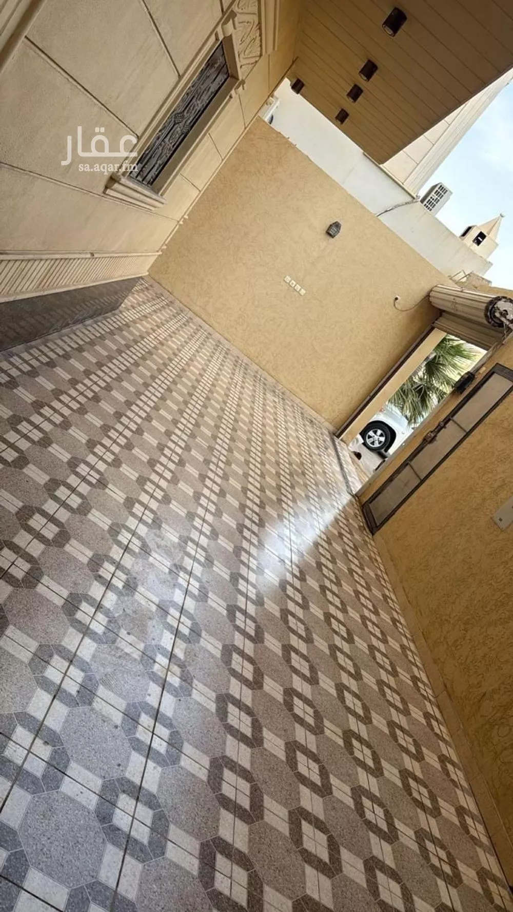5 bedroom villa in Al Janadriyah 8