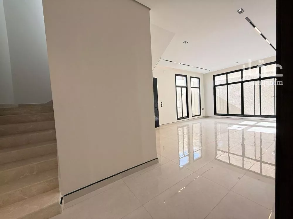 6 bedroom apartment in Al Rimal 15