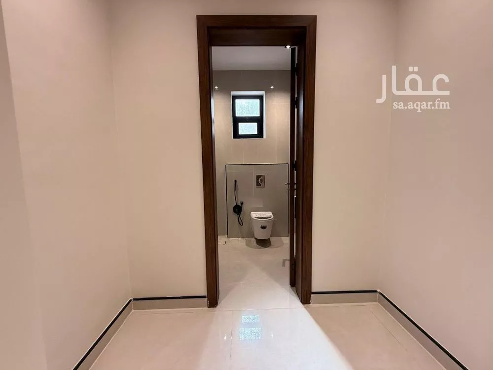 6 bedroom apartment in Al Rimal 4