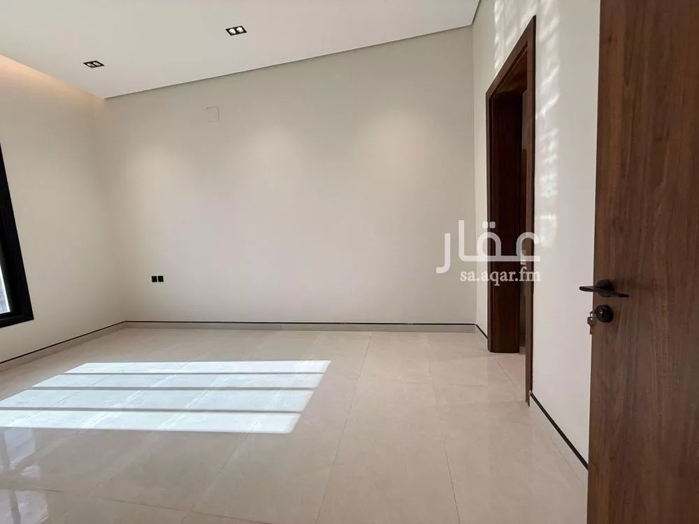 6 bedroom apartment in Al Rimal 7