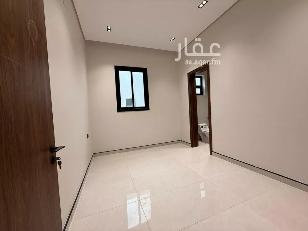 6 bedroom apartment in Al Rimal 8
