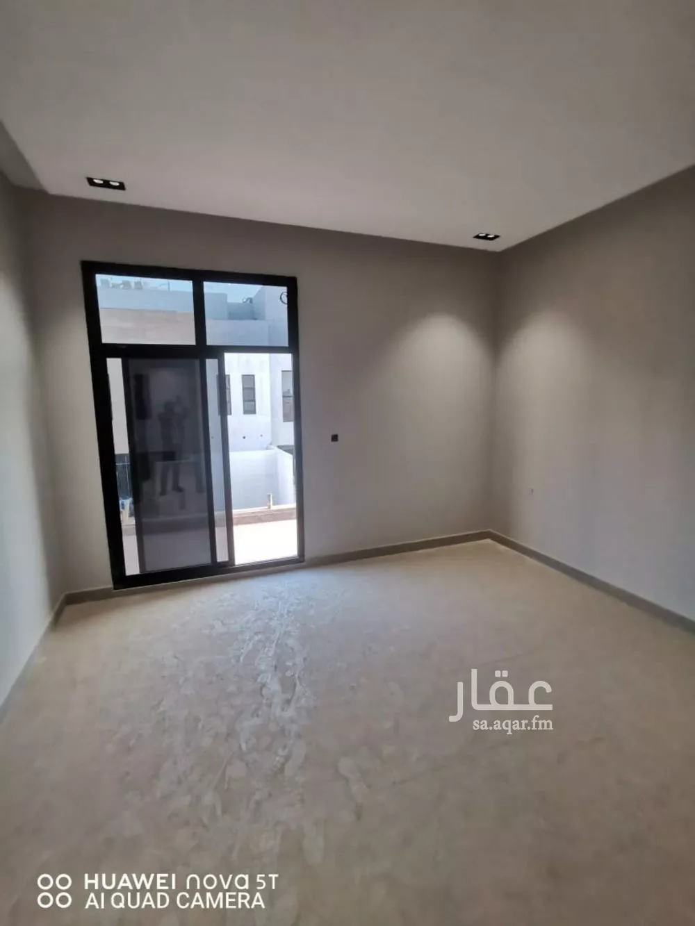 فيلا 5 غرف في الرمال 10