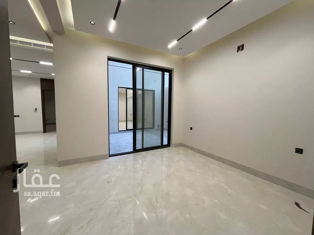 5 bedroom villa in Al Mahdiyyah 12
