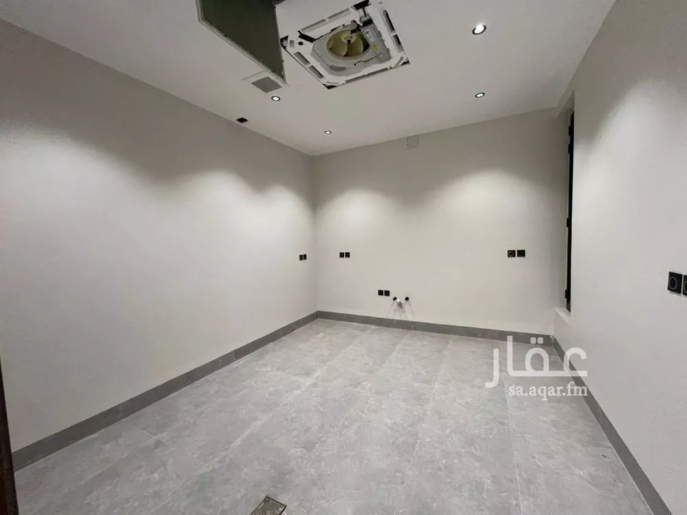 5 bedroom villa in Al Mahdiyyah 17
