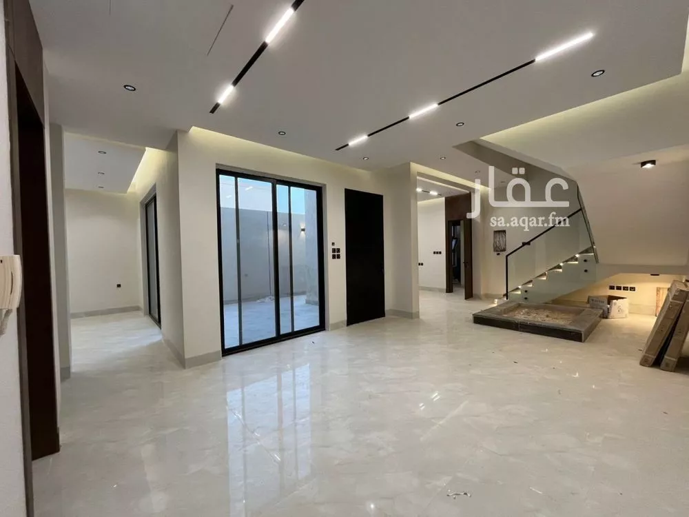 5 bedroom villa in Al Mahdiyyah 6