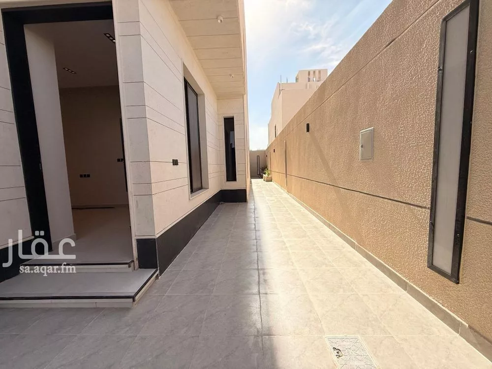 6 bedroom villa in Al Rimal 18