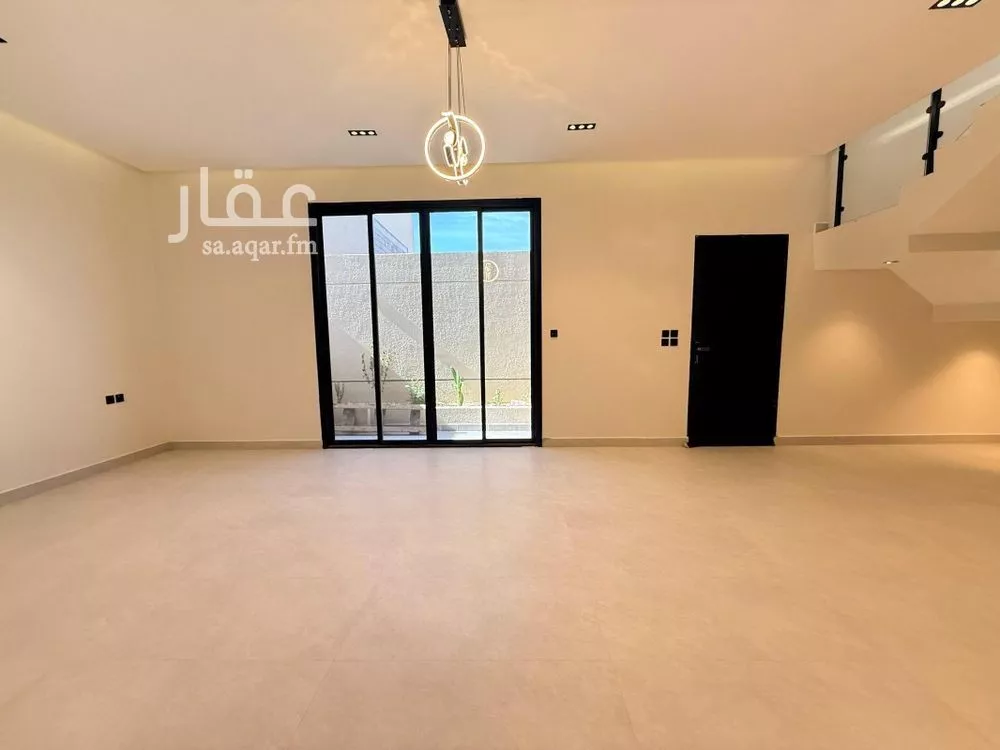 6 bedroom villa in Al Rimal 4