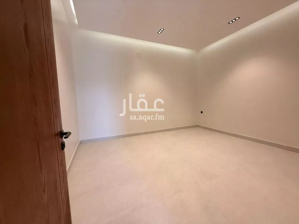 6 bedroom villa in Al Rimal 8