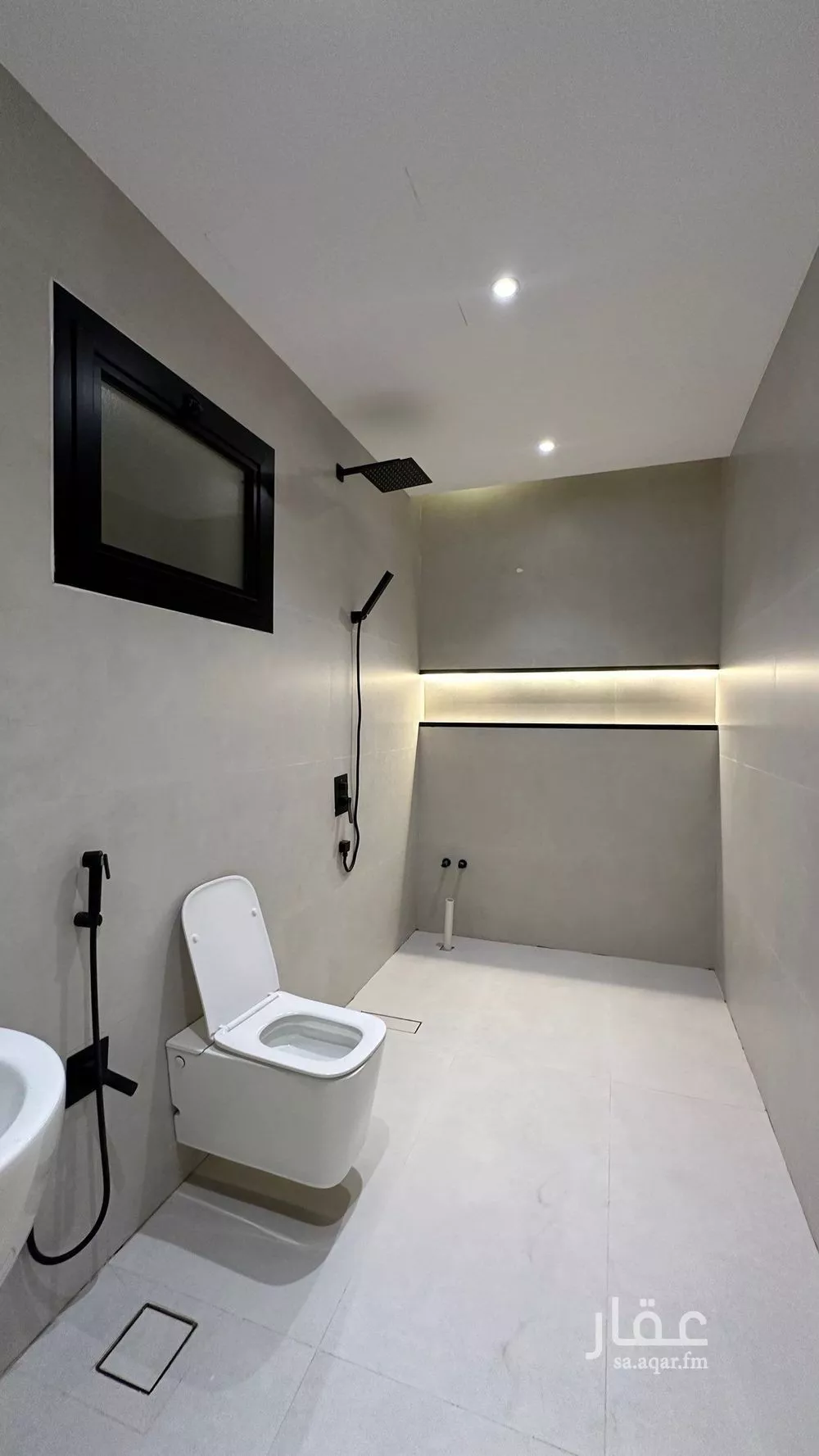 5 bedroom villa in Al Mahdiyyah 4
