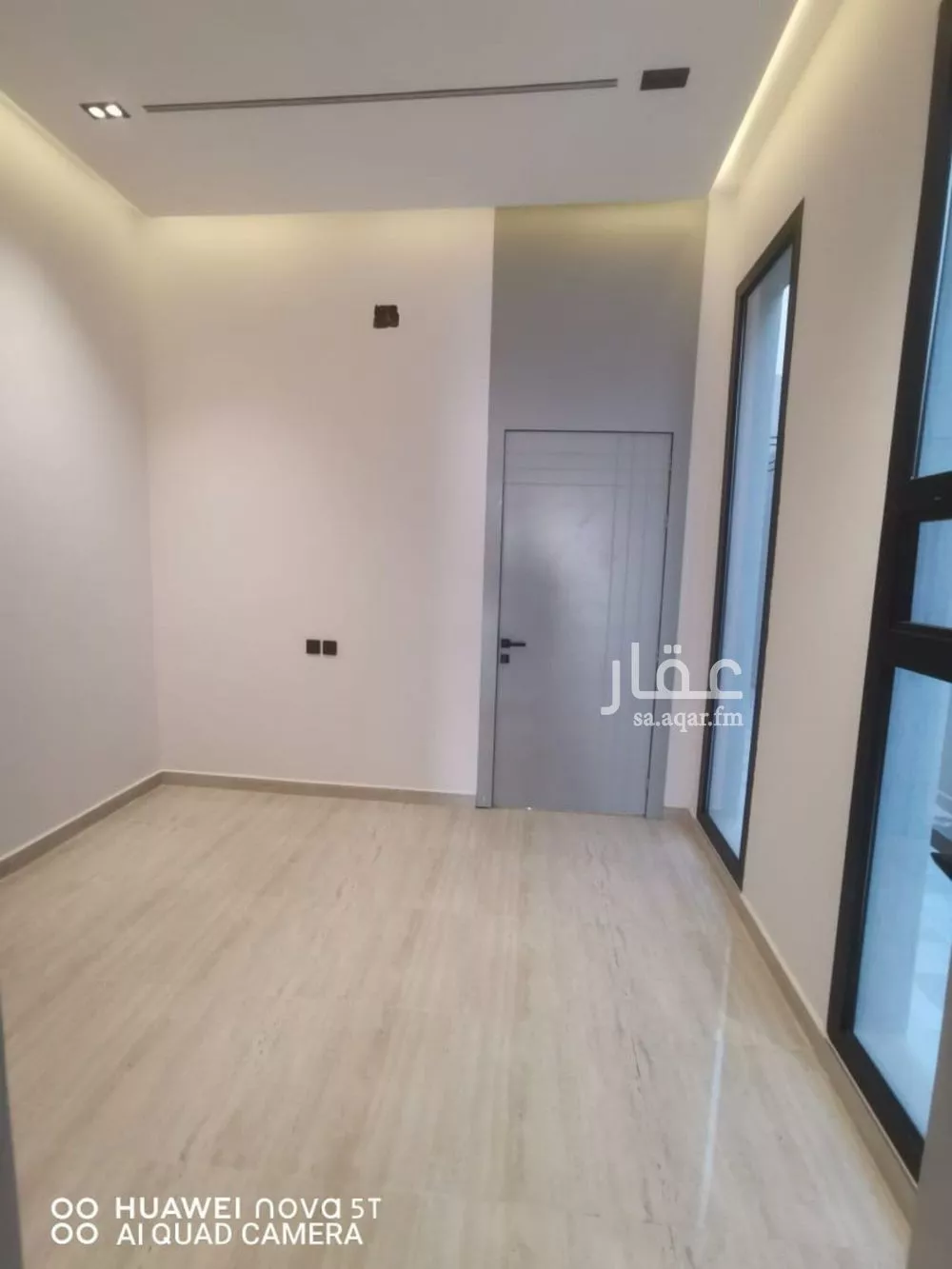 فيلا 5 غرف في الشرق 6