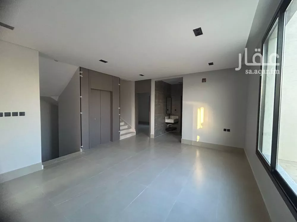 فيلا 5 غرف في العريجاء الغربية 7