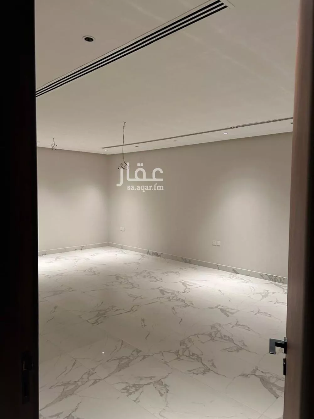 فيلا 6 غرف في النرجس 15