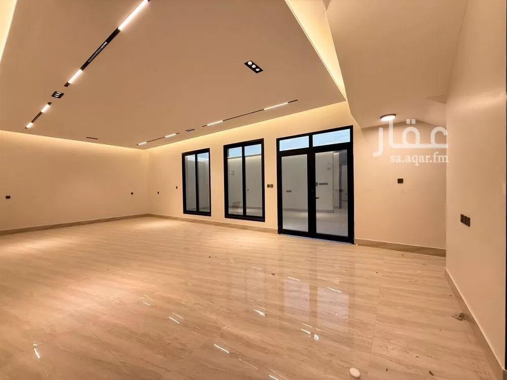6 bedroom villa in Al Rimal 12