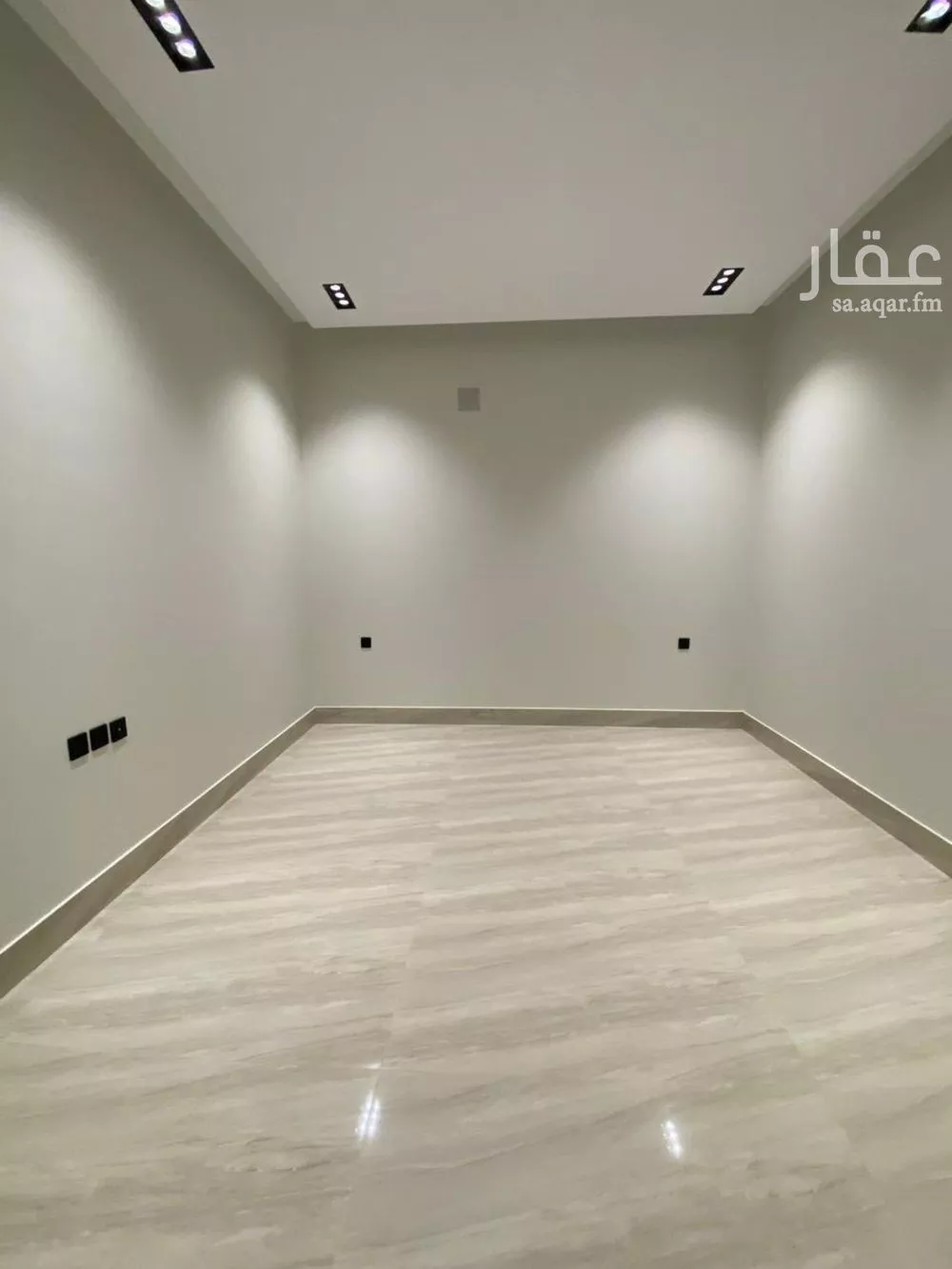 فيلا 5 غرف في الرمال 7