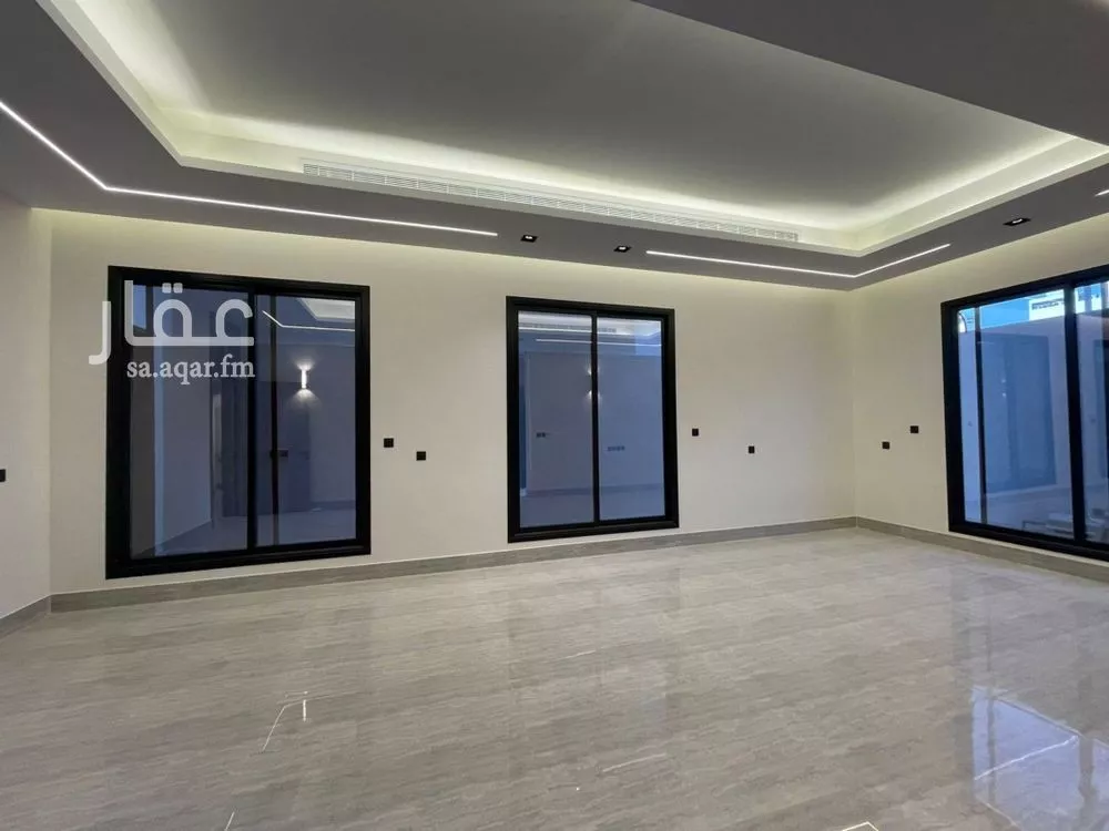 5 bedroom villa in Al Aridh 6