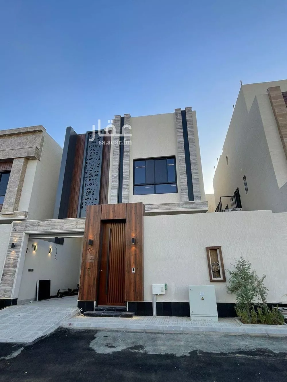 5 bedroom villa in Al Aridh 9