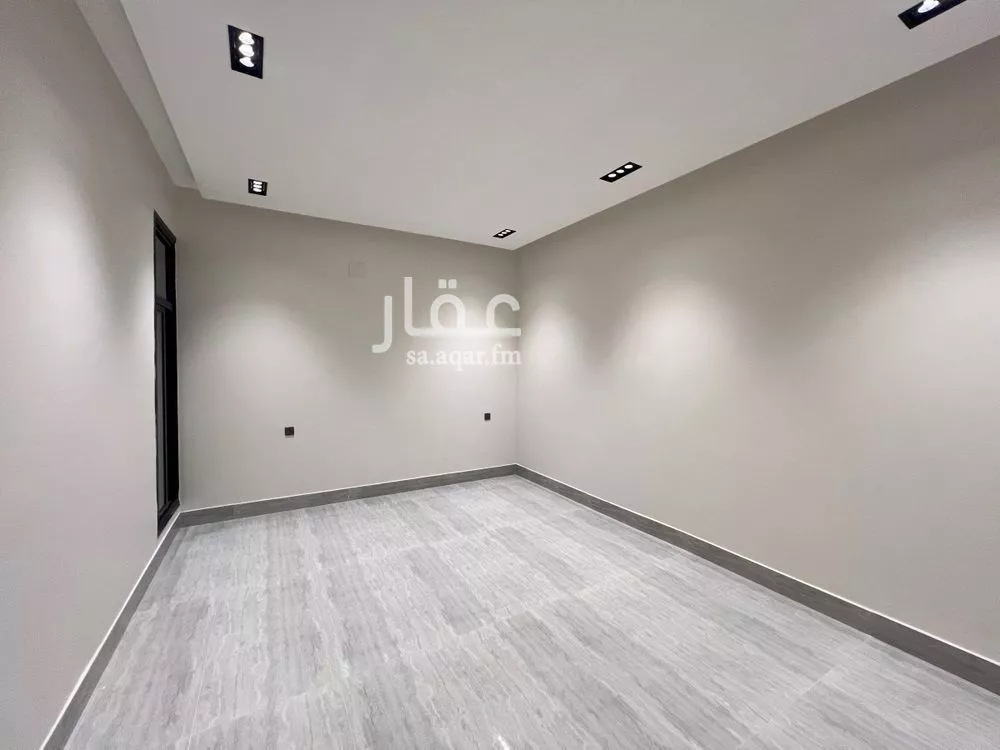 5 bedroom villa in Al Rimal 11