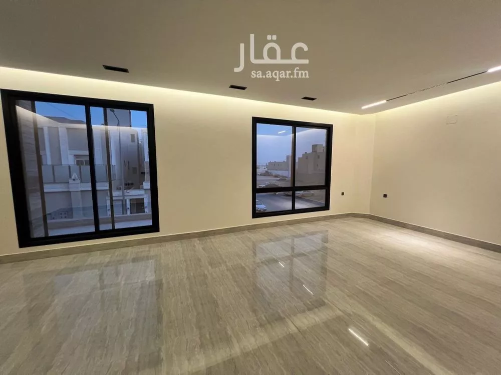 5 bedroom villa in Al Rimal 15