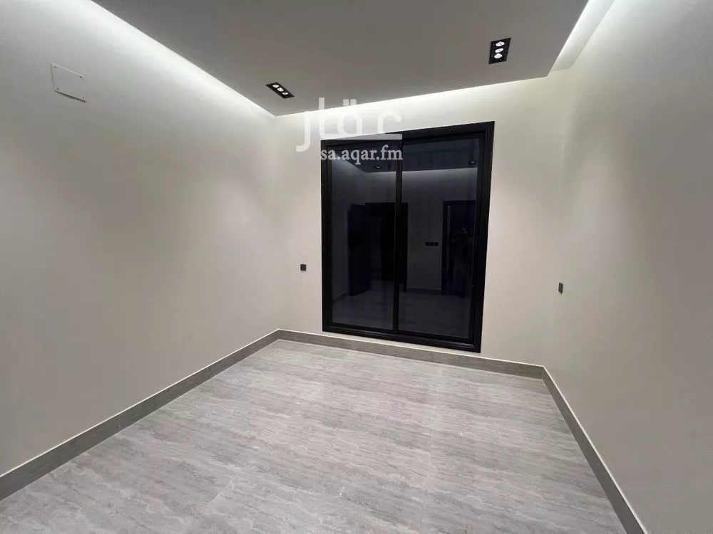 5 bedroom villa in Al Rimal 6