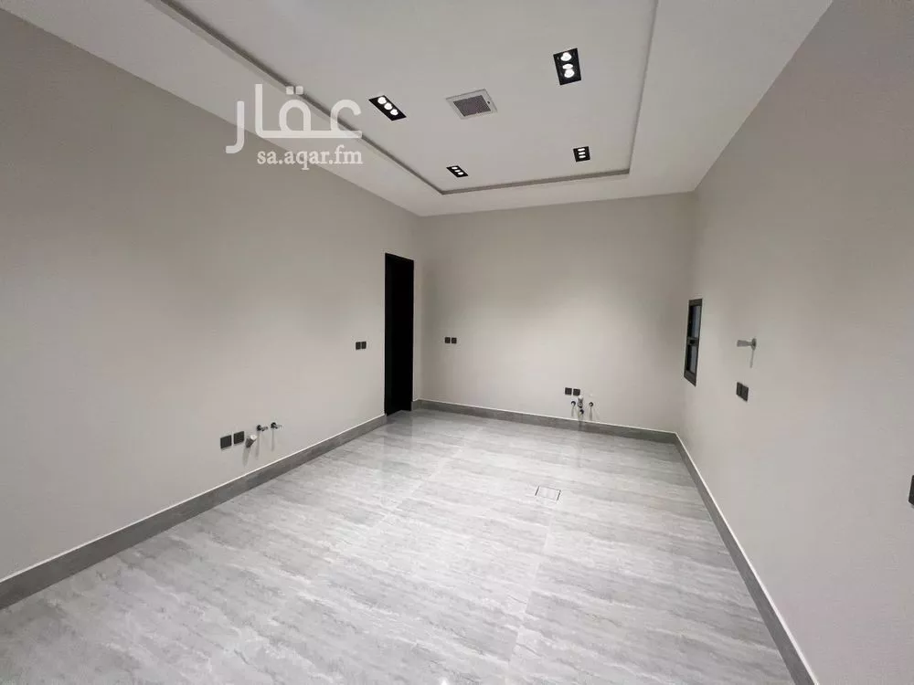 5 bedroom villa in Al Rimal 10