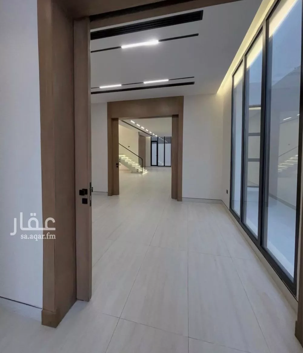 فيلا 4 غرف في العارض 18