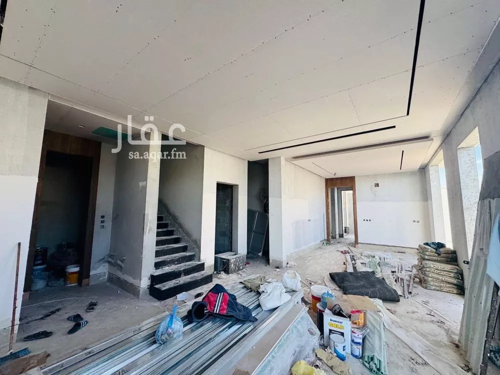 4 bedroom villa in Al Aridh 10