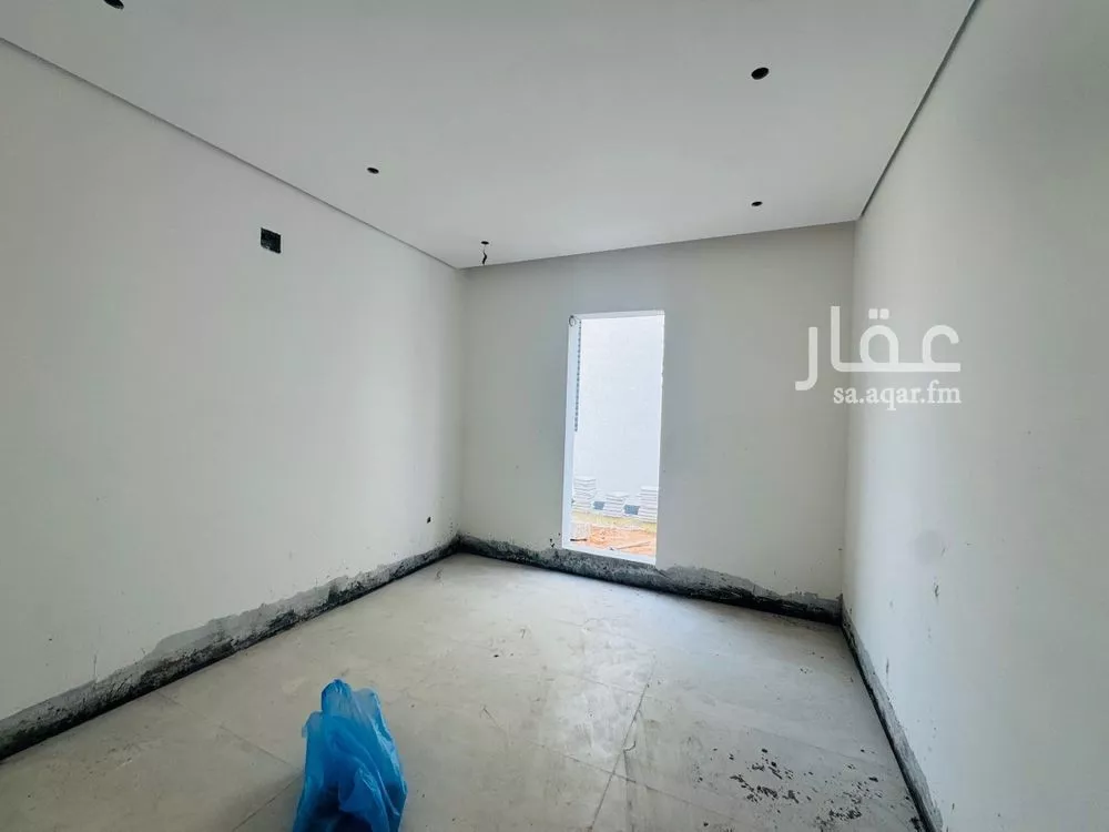 فيلا 4 غرف في العارض 4