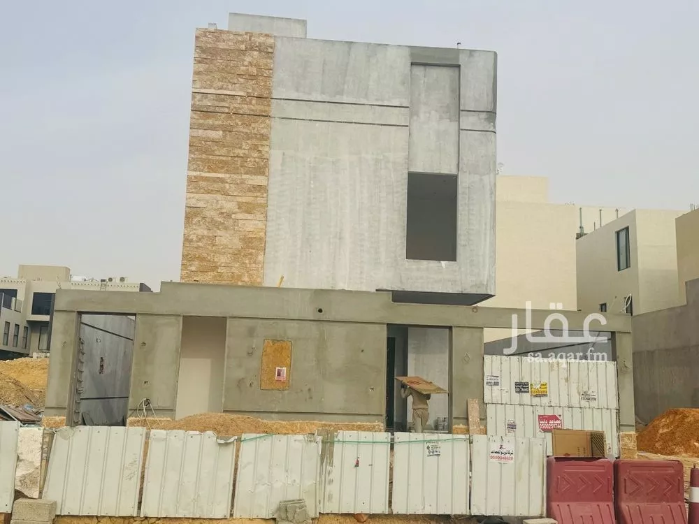 فيلا 4 غرف في العارض 9