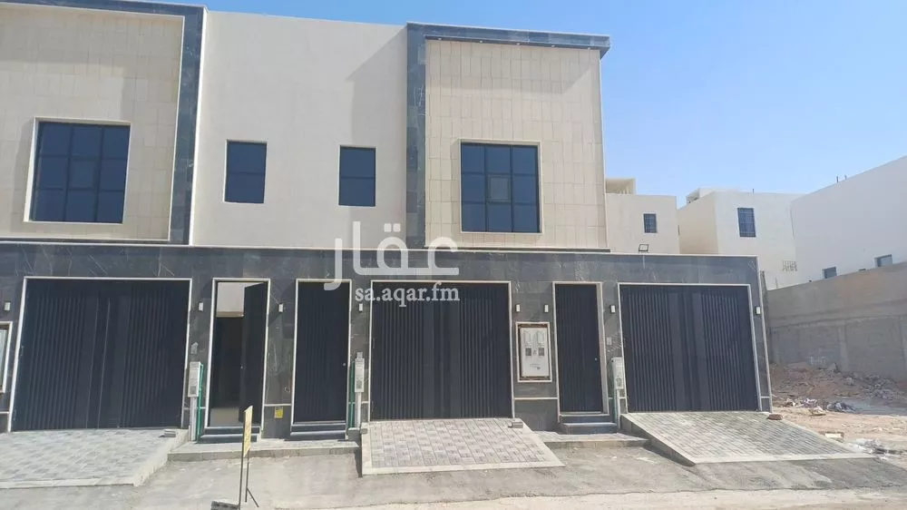 4 bedroom villa in Al Janadriyah 17