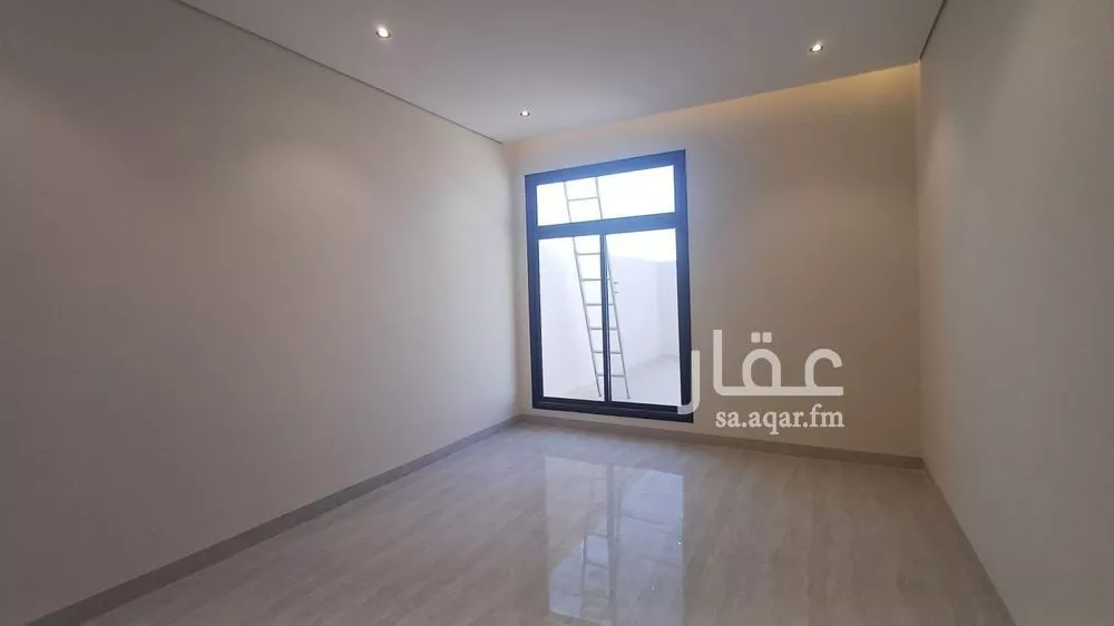 4 bedroom villa in Al Janadriyah 20
