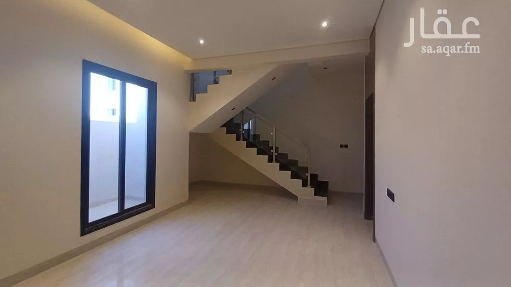 4 bedroom villa in Al Janadriyah 3