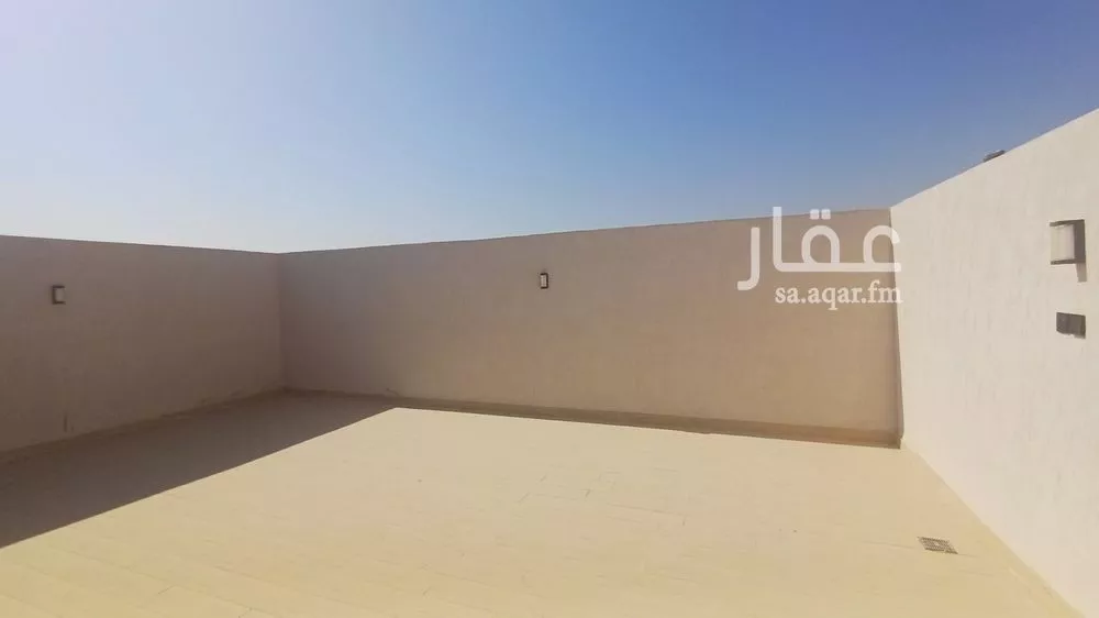 4 bedroom villa in Al Janadriyah 6