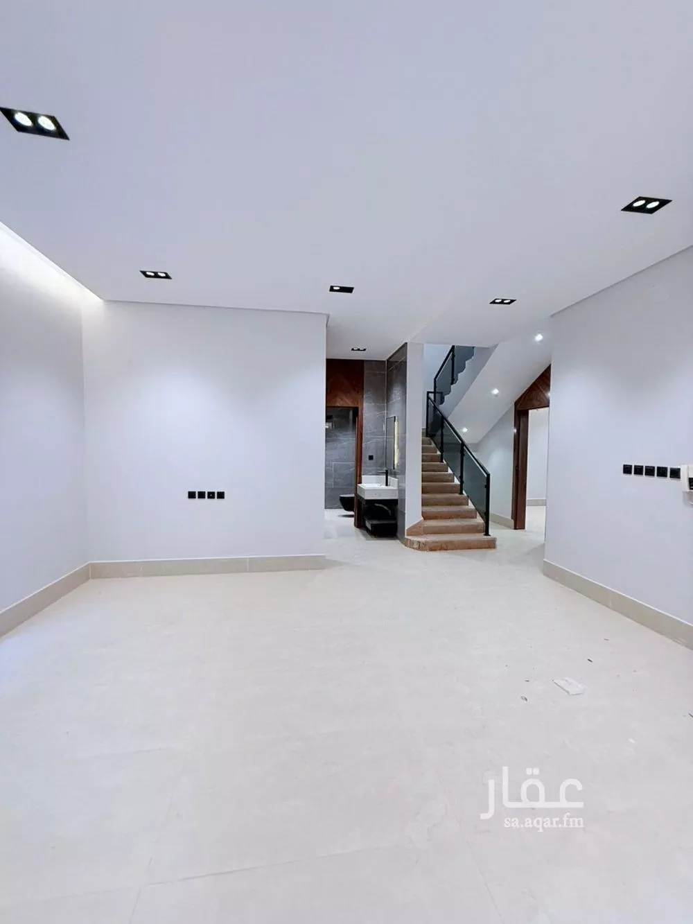 6 bedroom villa in Okaz 7