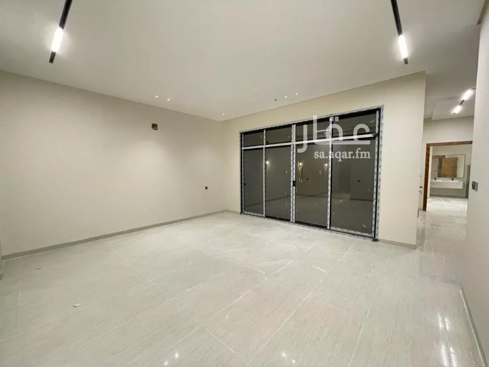 5 bedroom villa in Al Mahdiyyah 12