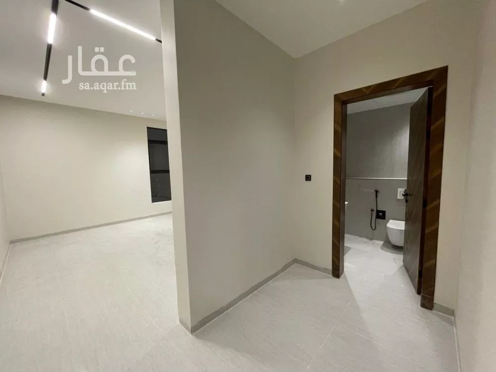 5 bedroom villa in Al Mahdiyyah 17