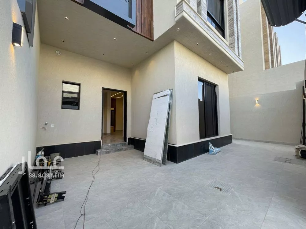 5 bedroom villa in Al Aridh 4