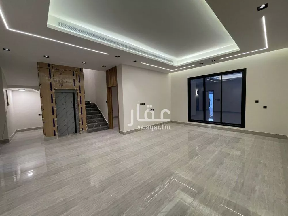 5 bedroom villa in Al Aridh 10