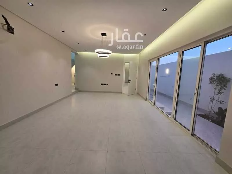 فيلا 6 غرف في العارض 10