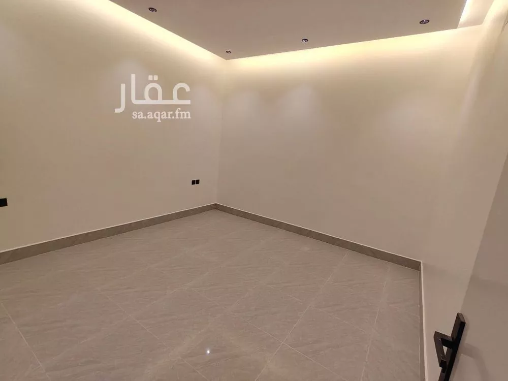 فيلا 4 غرف في بدر 10