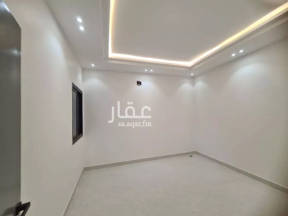 فيلا 4 غرف في طيبة 6