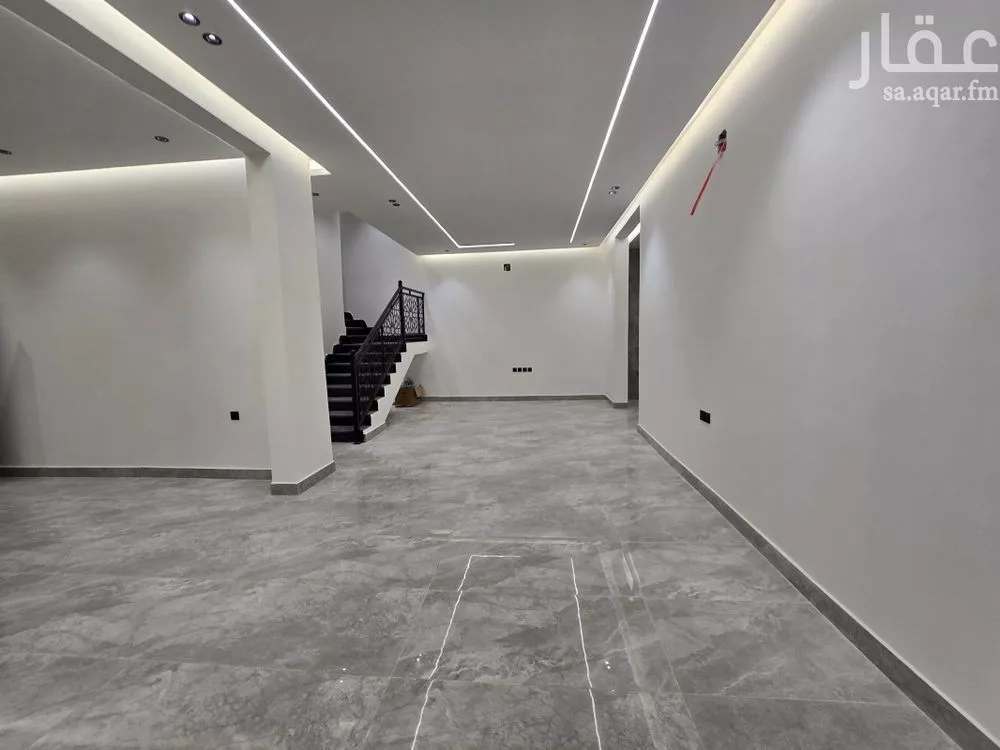 6 bedroom villa in Dhahrat Laban 15