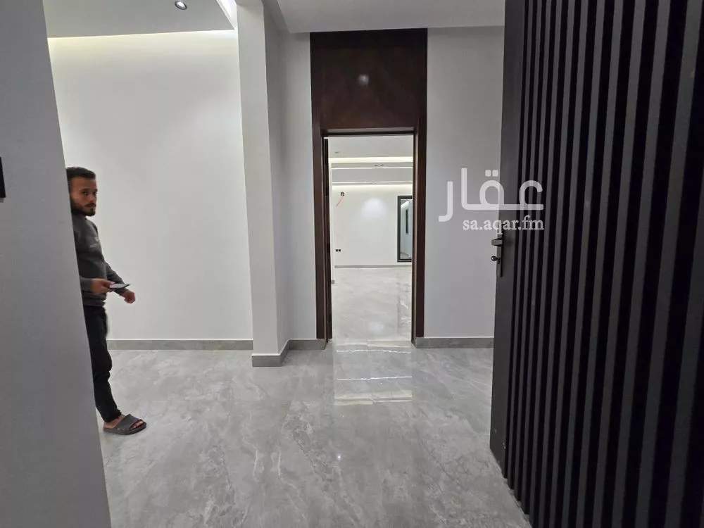 6 bedroom villa in Dhahrat Laban 5