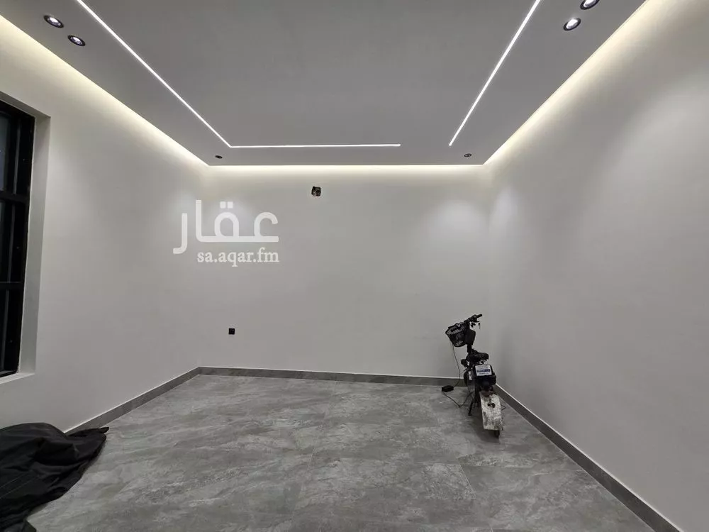 6 bedroom villa in Dhahrat Laban 6