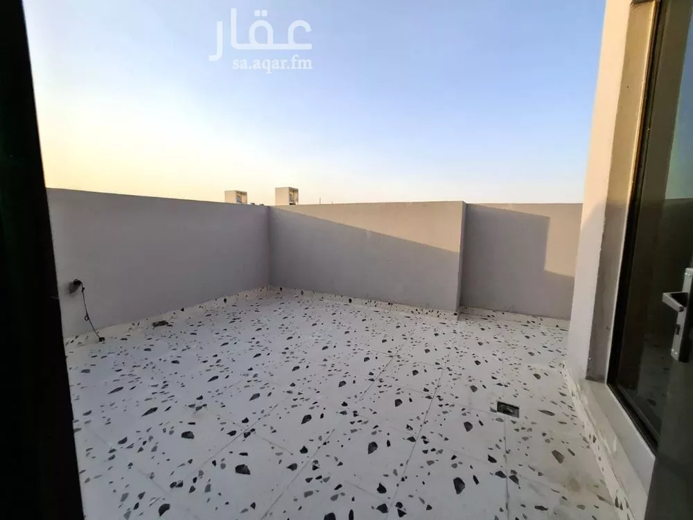 فيلا 5 غرف في بدر 18