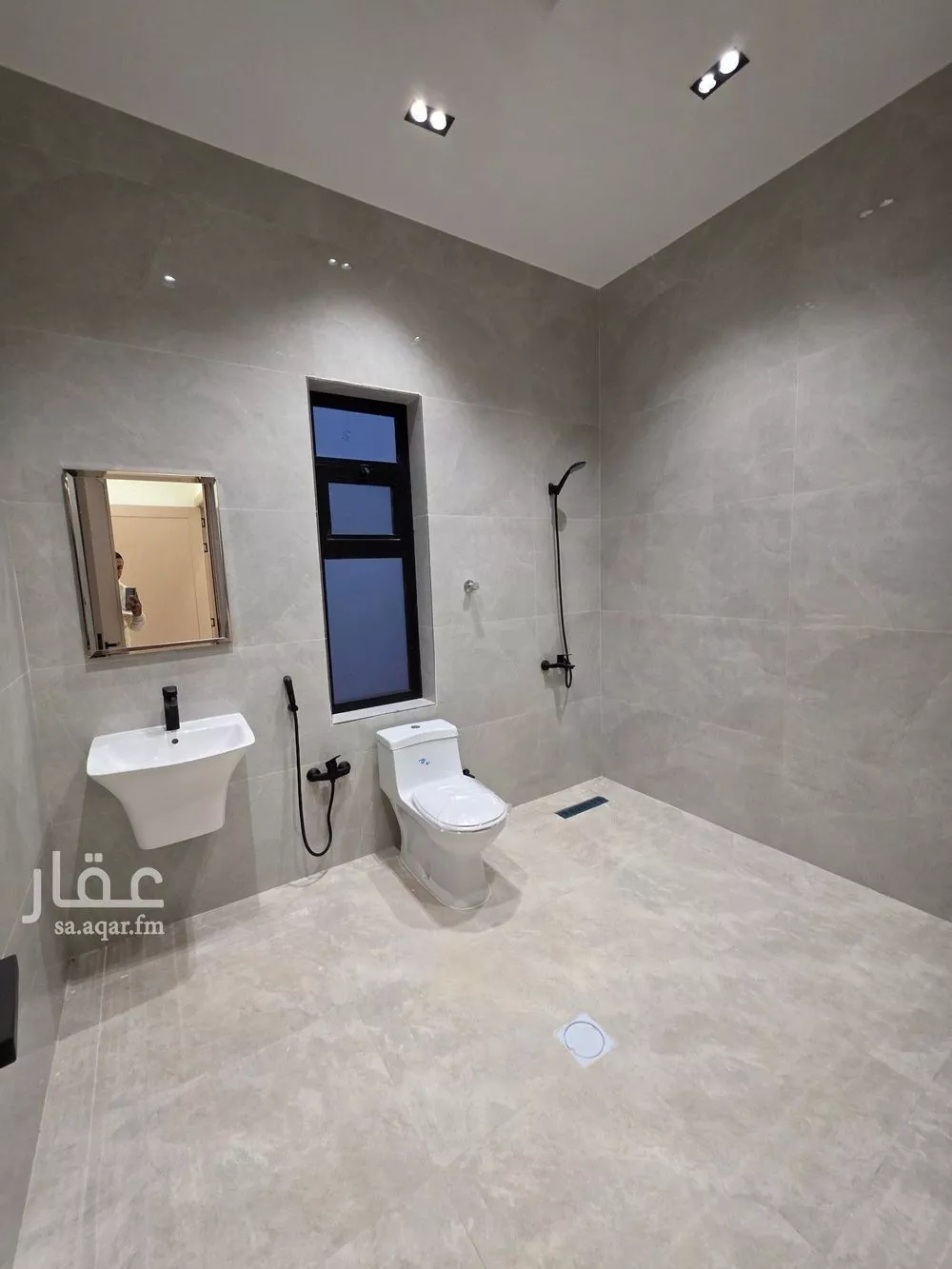 6 bedroom villa in Al Qadisiyah 18